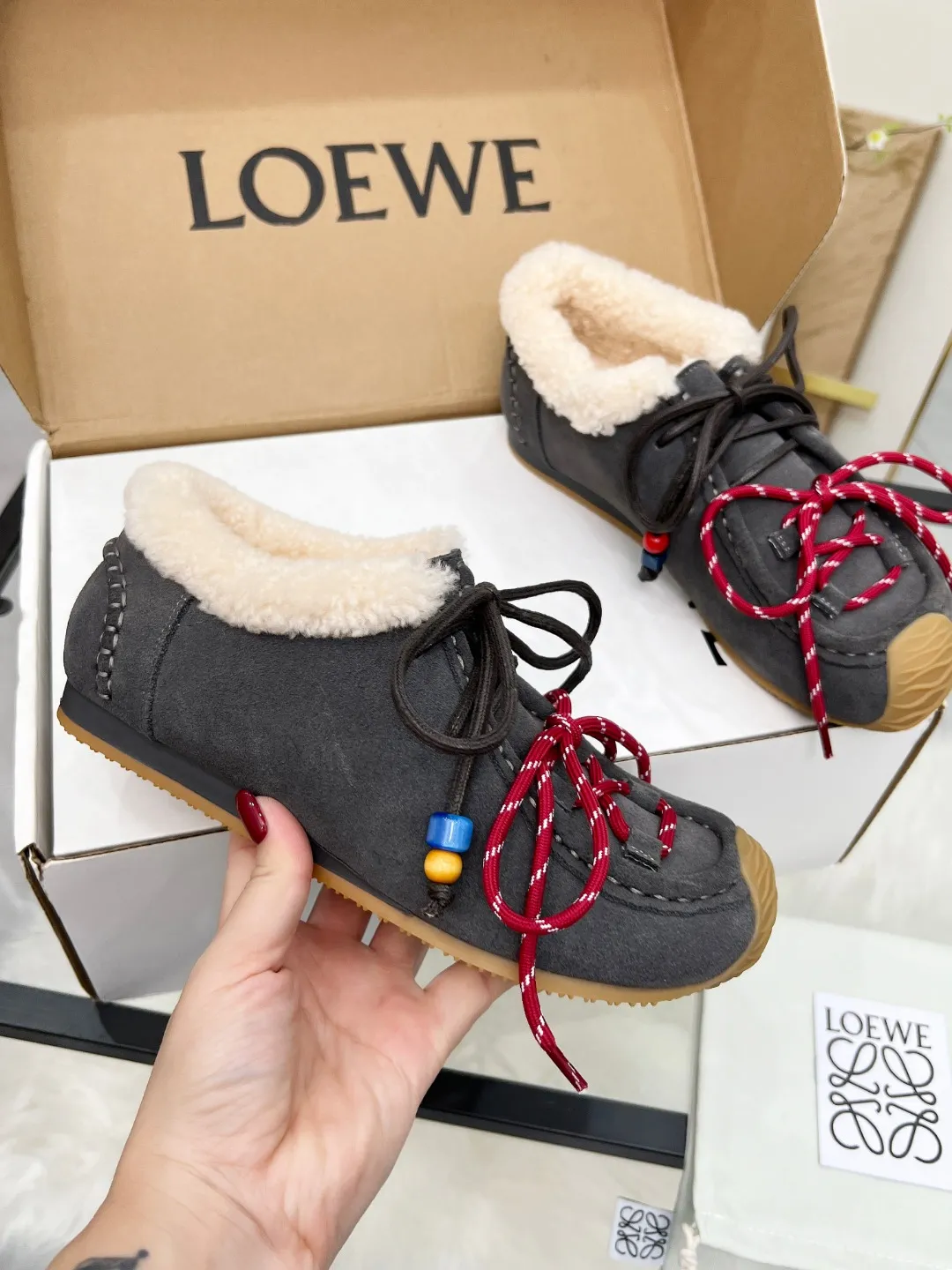 👟👟Ex-factory price 480👟👟 2025 autumn and winter Maoli new model, the same style as Wang Yibo! Kangaroo shoes, couple style Loewe Ballet Runner 2.0 sneakers, moral training shoes, new color matching retro series running shoes, standard size: 35–40